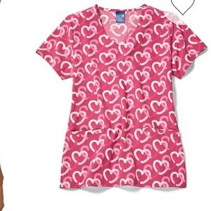 ZOE + CHLOE Pink and White Heart Links Pattern Scrub Top, size M